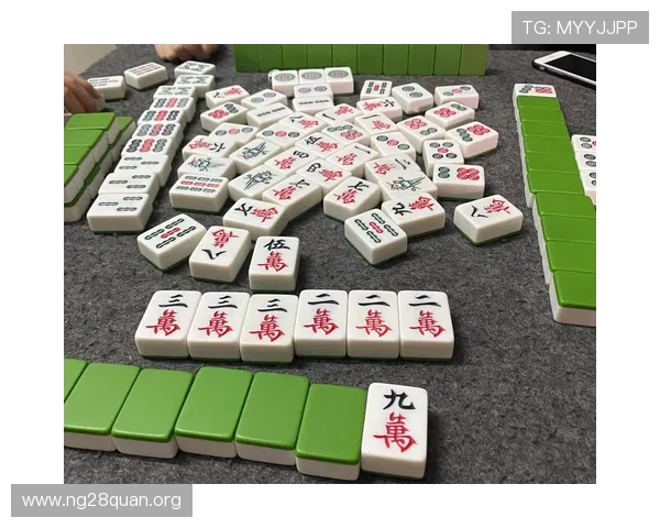 富贵三张高手必备的牌局分析与技巧指导让你在对战中占据优势位置